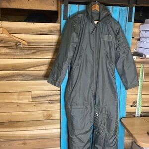 Vintage US military flyer’s cold weather coveralls CWU-64/P size 40 green zip up